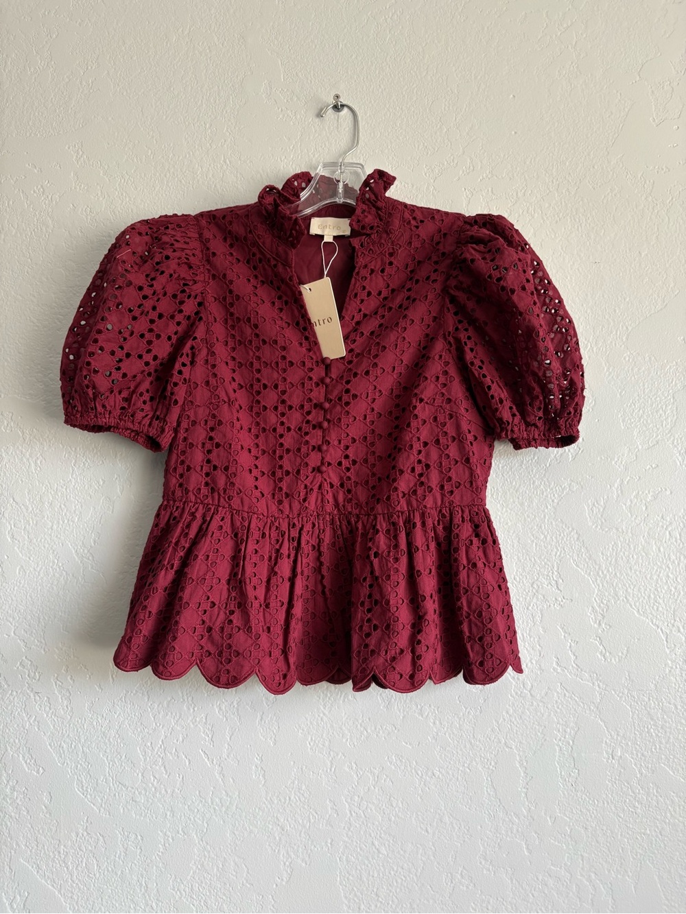 ❤️NEW Entro Burgundy Eyelet Peplum Puff-Sleeve blouse